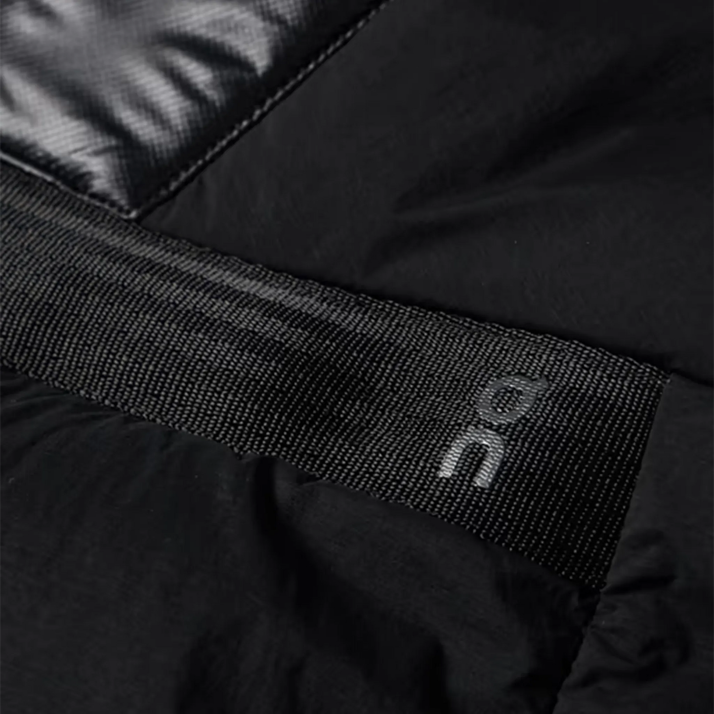 On Running Challenger Black Gilet