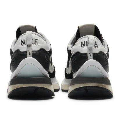 Preloved - Nike x Sacai Vaporwaffle Black White