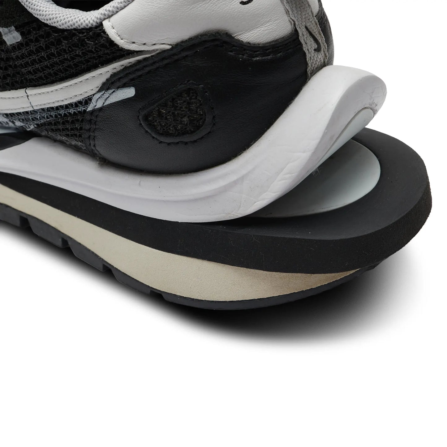 Preloved - Nike x Sacai Vaporwaffle Black White